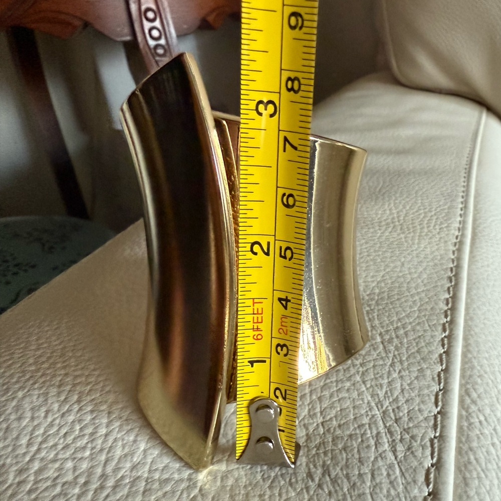Urban Outfitters Geometric Gold Cuff Clamper Bracelet NWT - Picture 8 of 9